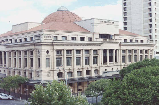 Sir Samuel Way building is inspired by the Parisian buildings Moore had visited whilst at the Paris Exhibition in 1878, opened on 29 August 1916. Court accessibility is bad